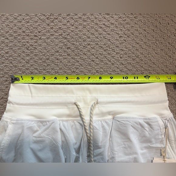 Vuori Seabreeze Shorts Size XS - Picture 9 of 10